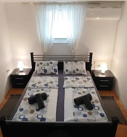 Paris Night Private Parking Apartment Nis Exterior photo